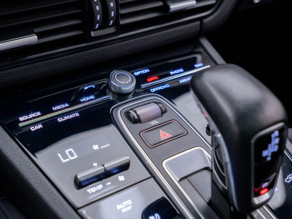 2022 Porsche Cayenne Platinum Edition - Photo 27