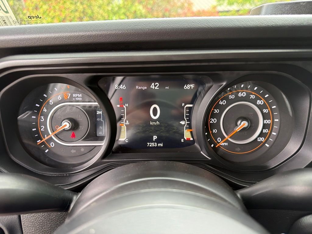 Used 2025 Granite Crystal Metallic Clearcoat Jeep Mojave image 19