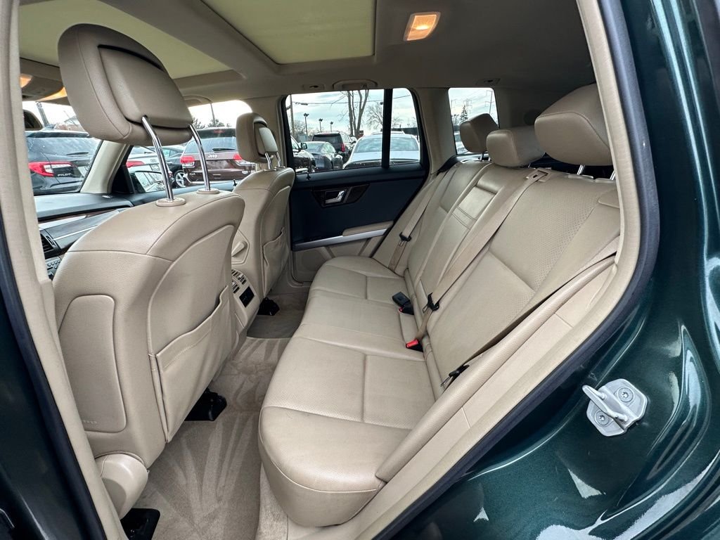 Used 2011 Green Mercedes-Benz GLK 350 image 34