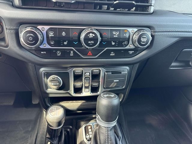 Used 2024 Bright White Clearcoat Jeep Sahara image 31