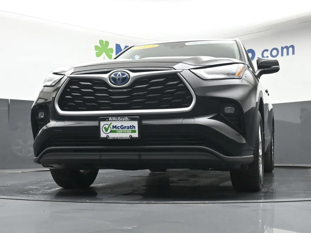 Used 2023 Black Toyota LE image 7