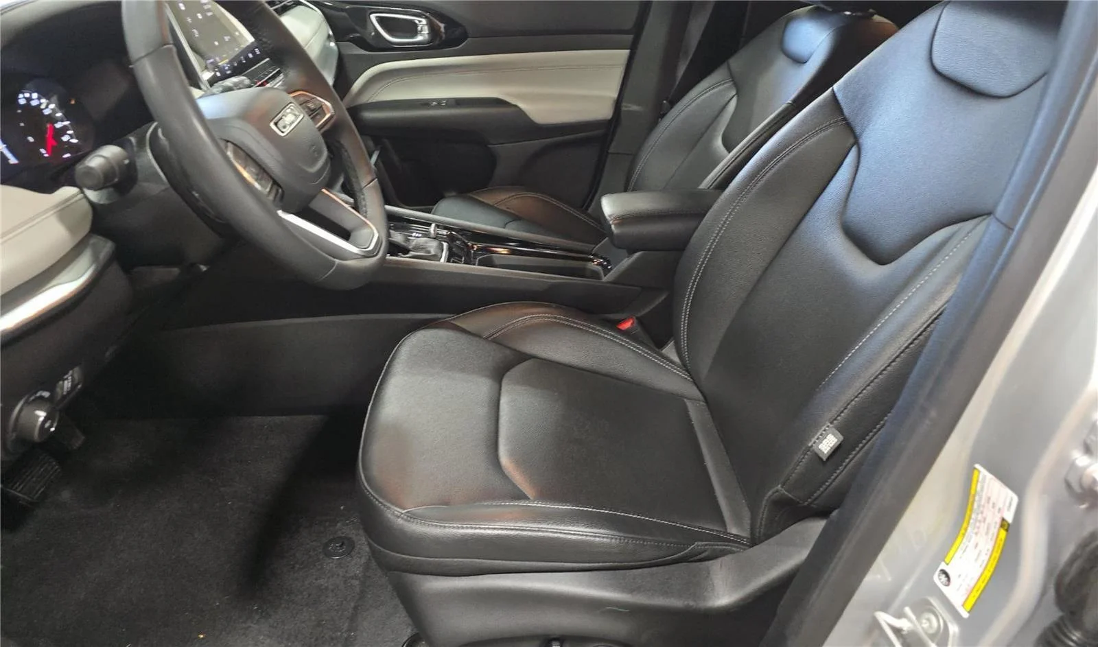 2025 Jeep Compass Limited - Photo 9