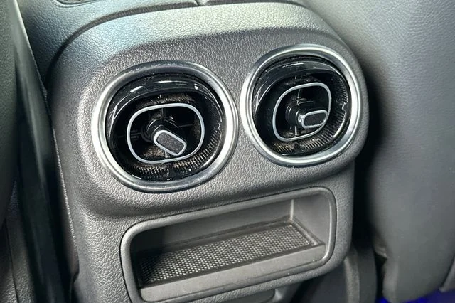 Used 2024  Mercedes-Benz GLC 300 image 14
