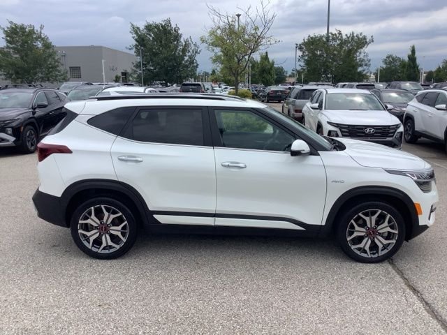 Used 2023 Snow White Pearl Kia SX image 4