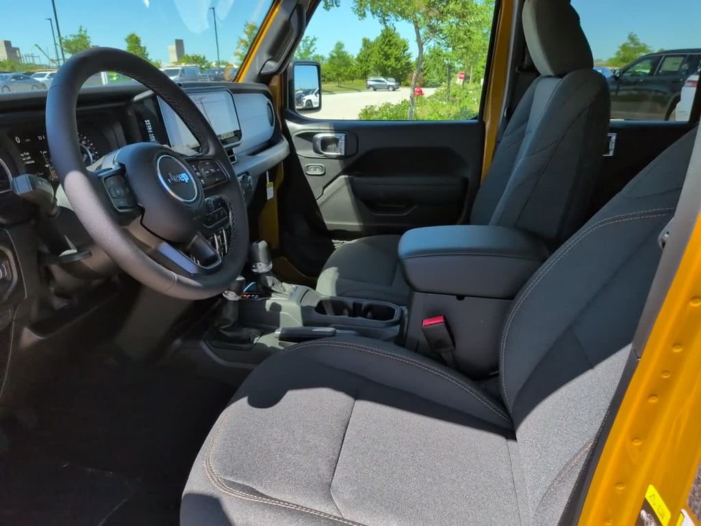 New 2026 Goldilocks Exterior Paint Jeep Sport S image 22
