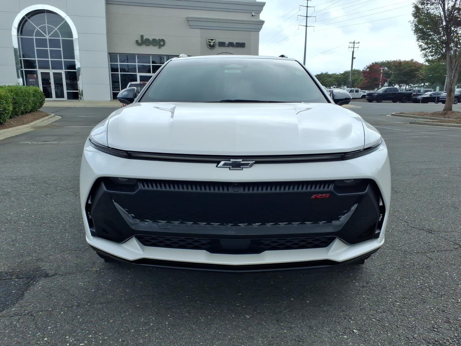 Used 2025 Iridescent Pearl Tricoat Chevrolet RS image 14