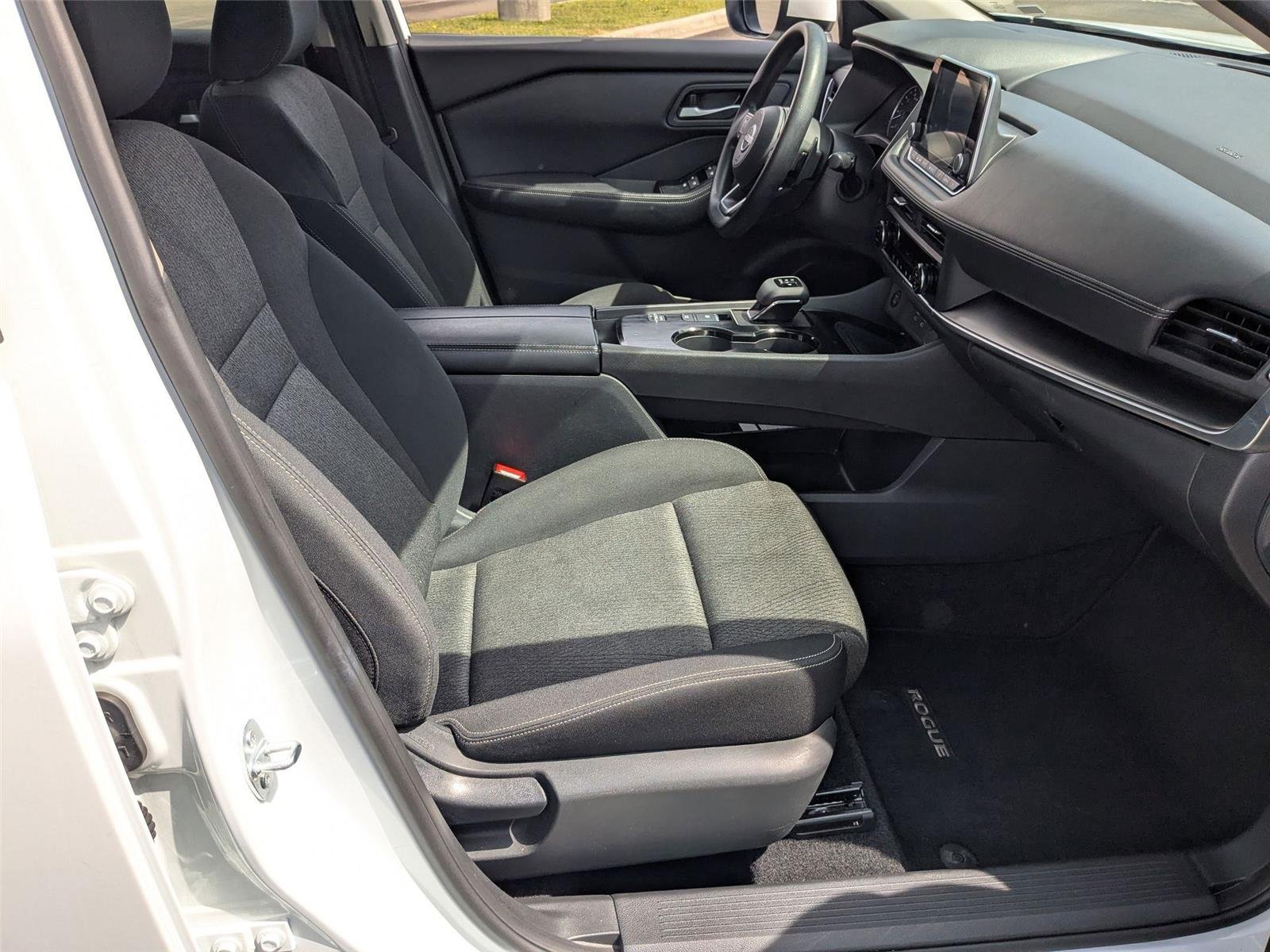 Used 2024 Everest White Pearl Nissan SV image 40
