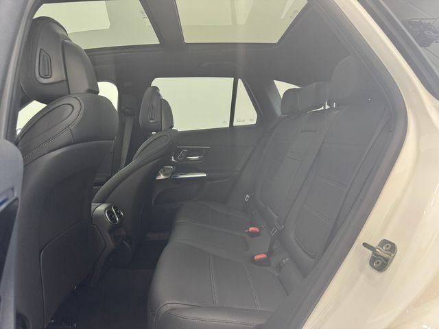 New 2026 Polar White Mercedes-Benz GLC 300 image 21
