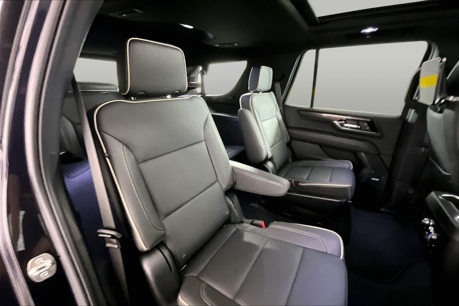 Used 2025 Titanium Rush Metallic GMC Elevation image 19