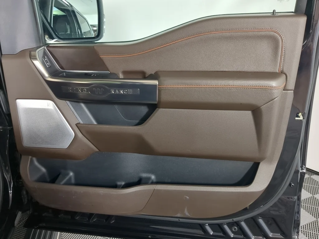 Used 2023 Agate Black Ford King Ranch image 19