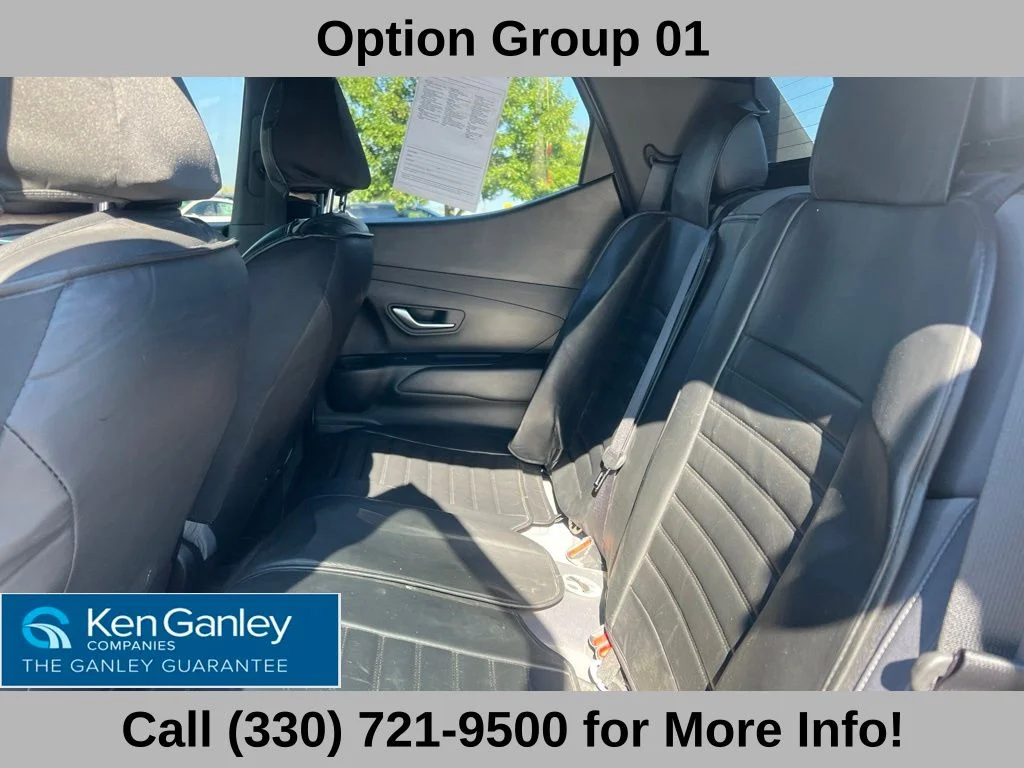 Used 2023 White Hyundai SEL Premium image 10