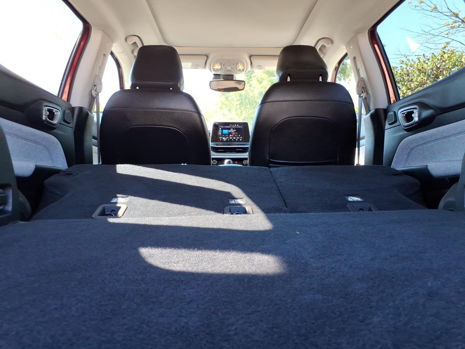 Used 2022 Velvet Red Pearlcoat Jeep Latitude image 25