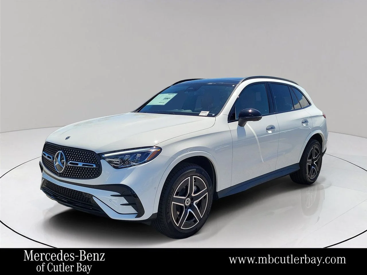 New 2027 Polar White Mercedes-Benz GLC 300 image 1