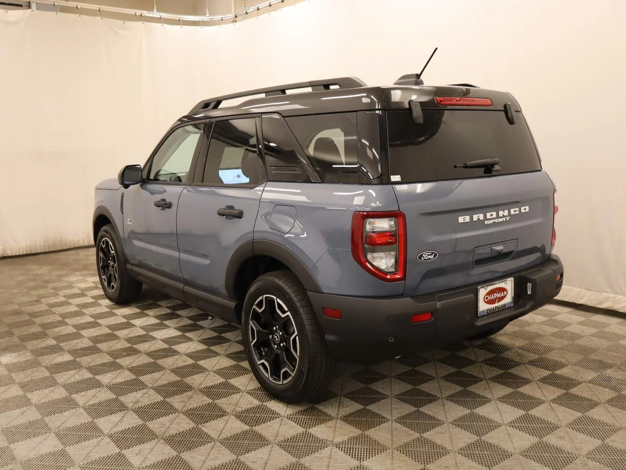 New 2026 Azure Gray Metallic Tri-Coat Ford Outer Banks® image 3