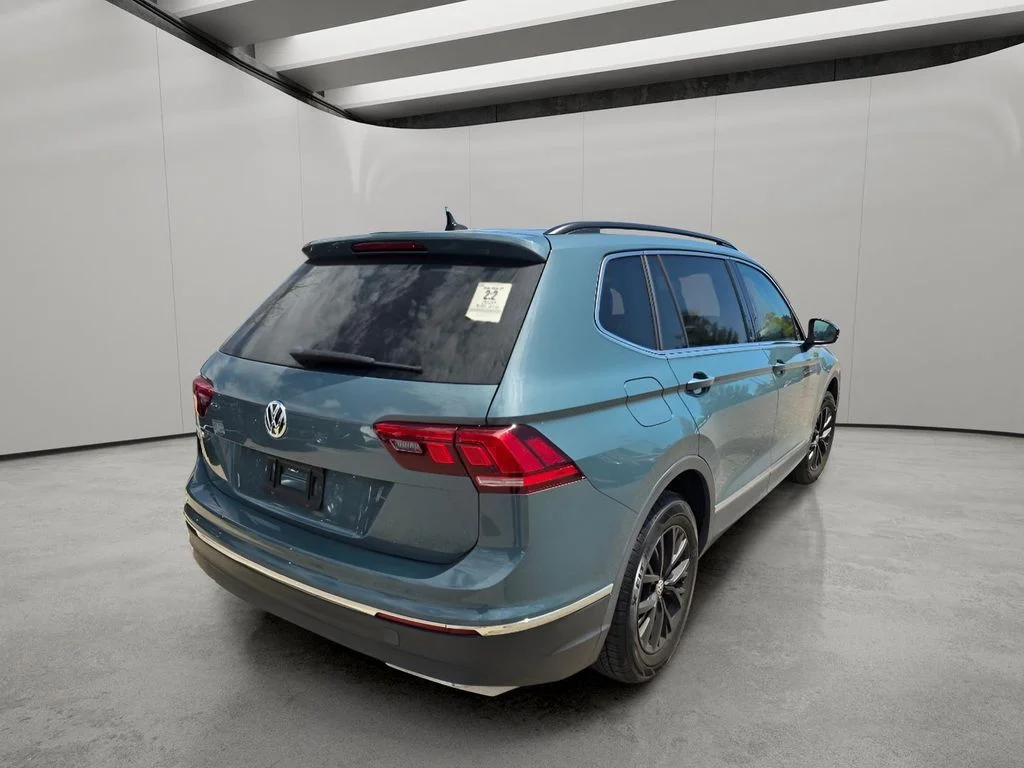 Used 2020 Stone Blue Metallic Volkswagen SE image 9