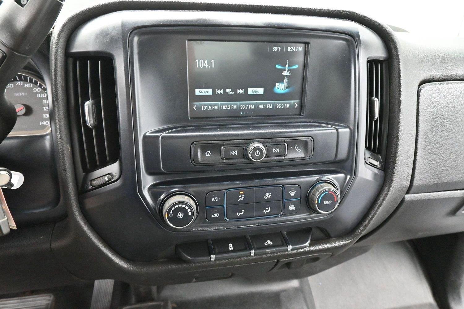 Used 2019 SUMMIT WHITE Chevrolet WT image 20