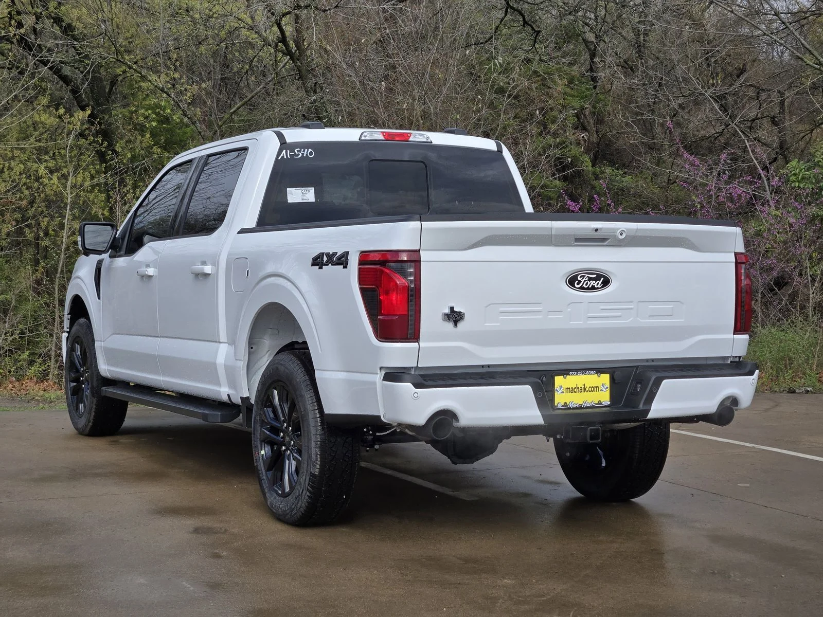 New 2026 Oxford White Ford XLT image 3