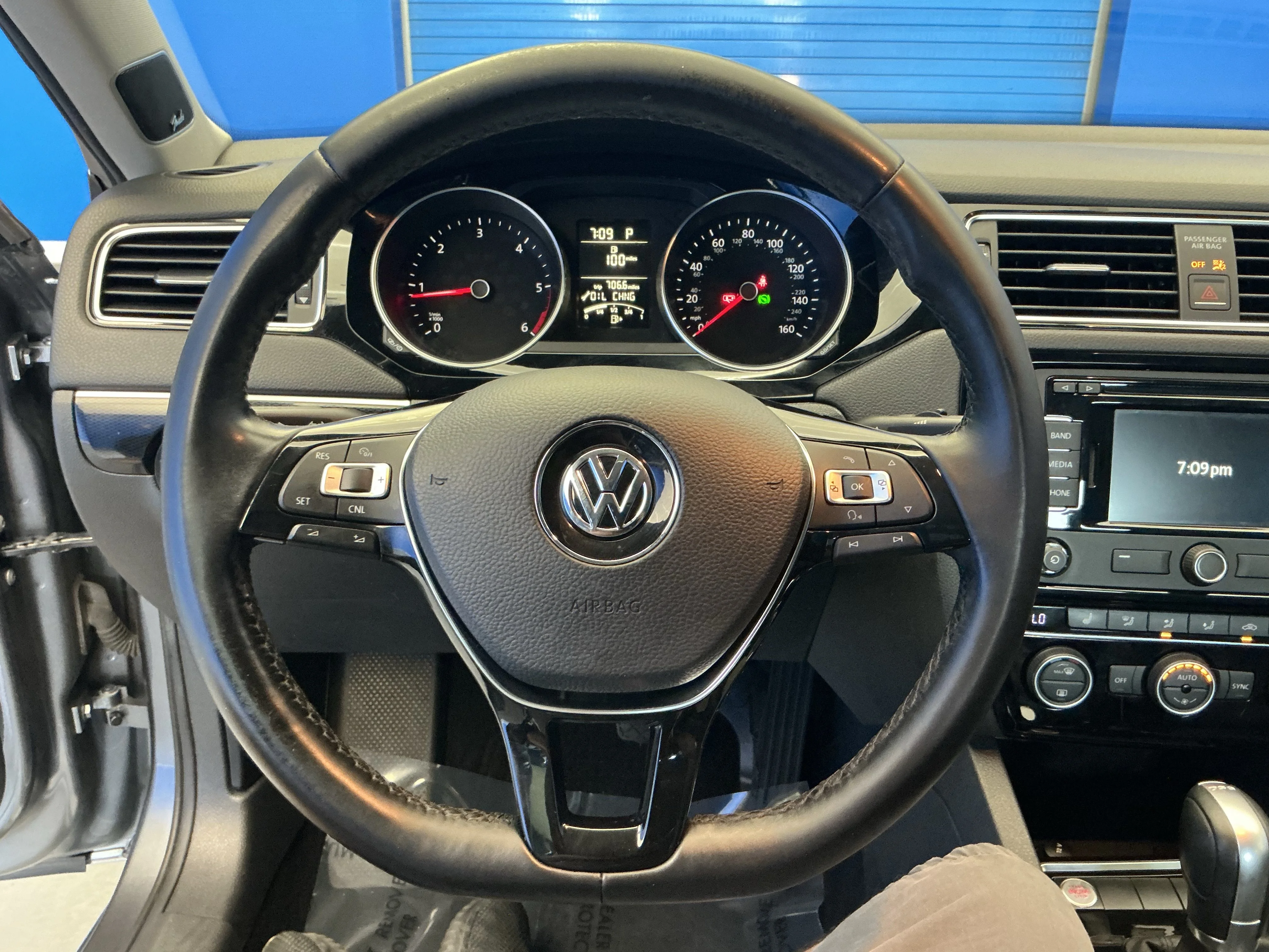 Used 2015 Platinum Gray Metallic Volkswagen 2.0L TDI SEL image 14