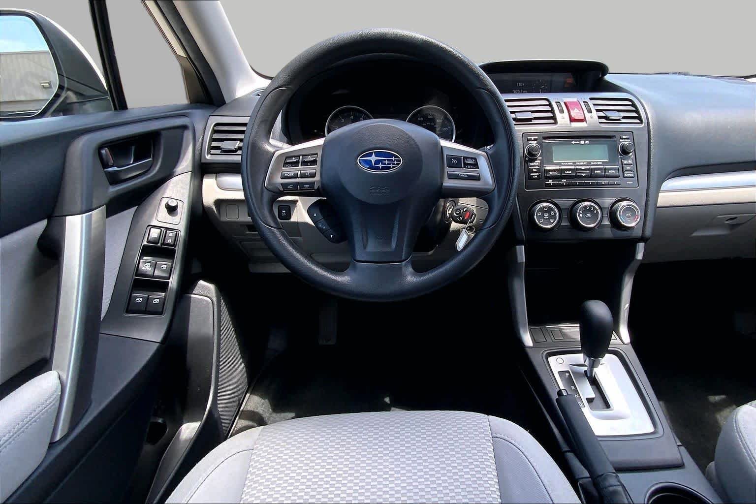 Used 2015 Satin White Pearl Subaru 2.5i Premium image 6