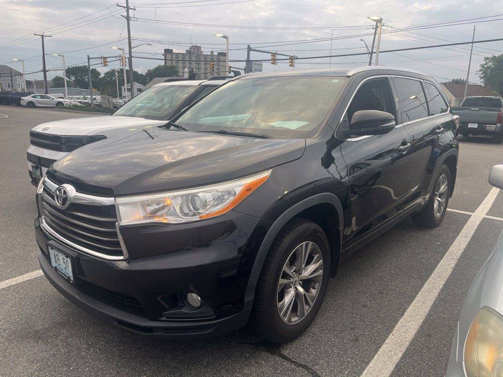 Used 2014 Black Toyota XLE V6 image 4