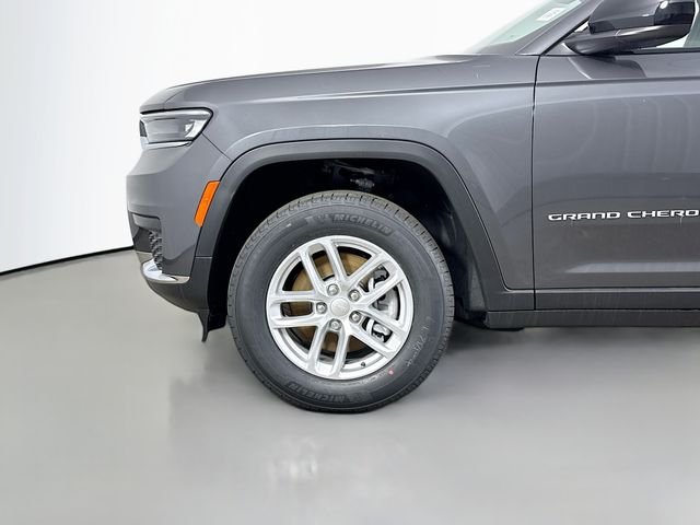 New 2025 Baltic Gray Metallic Clear-Coat Exterior Paint Jeep Laredo image 31