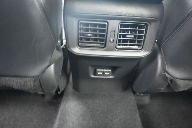 Used 2024  Toyota XLE Premium image 16
