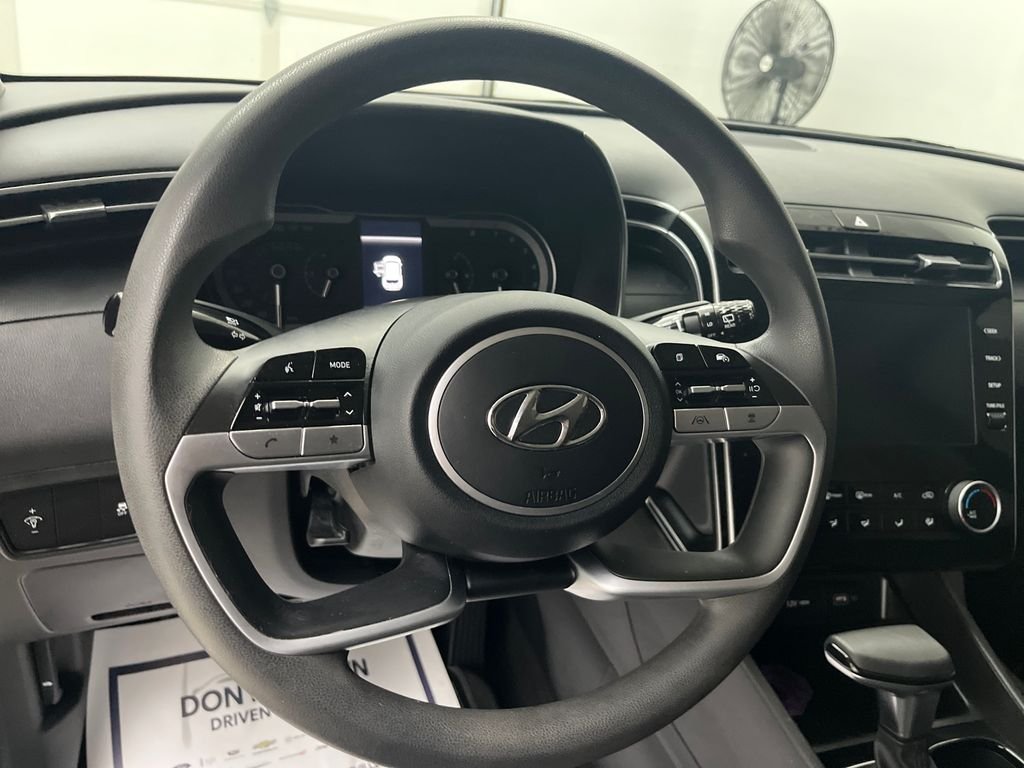 Used 2024 Black Hyundai SE image 16