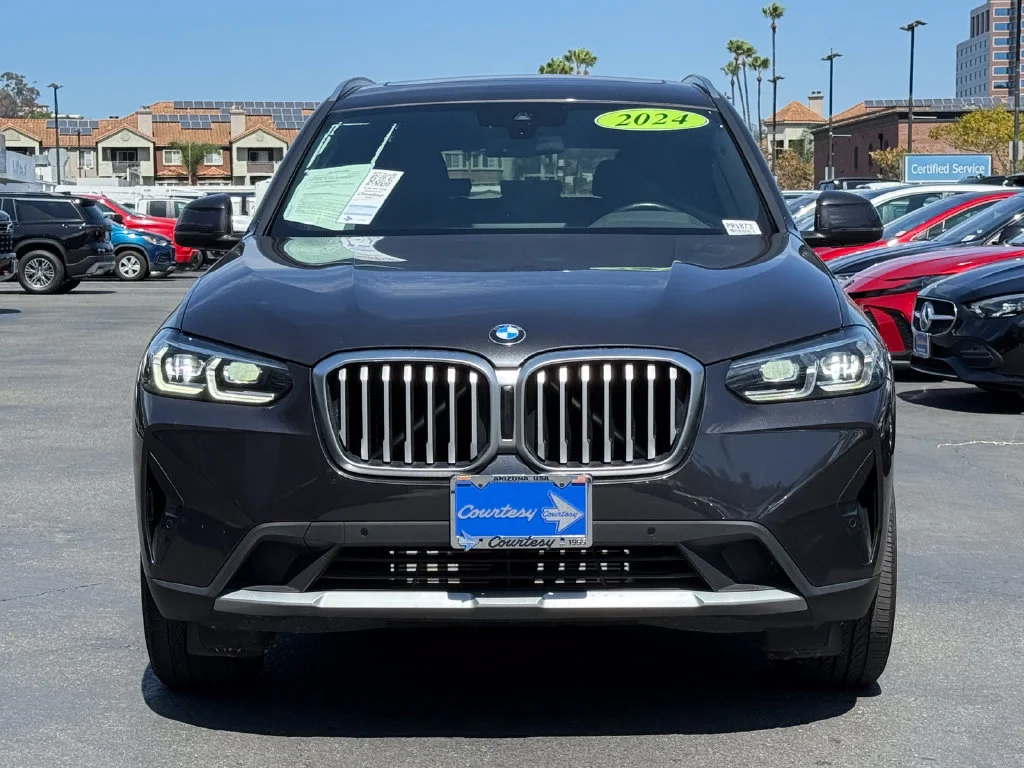 Used 2024 Gray BMW sDrive30i image 4