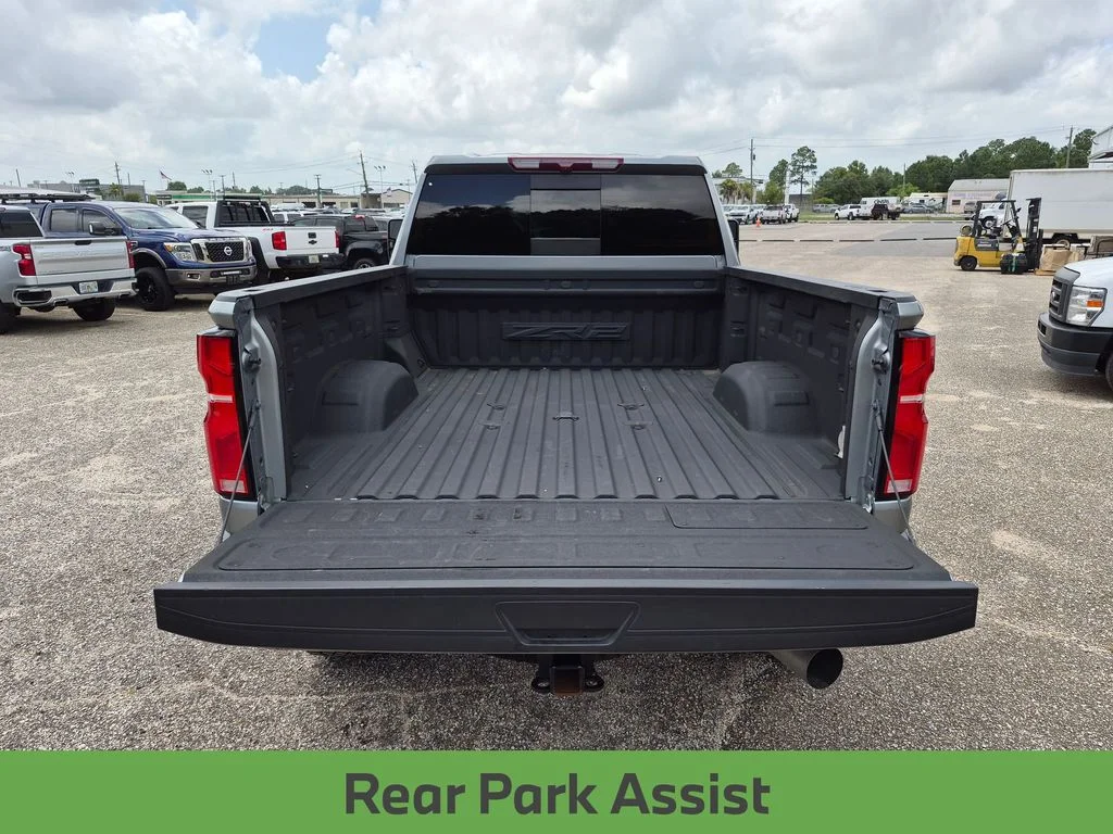 Used 2024 Gray Chevrolet ZR2 image 31