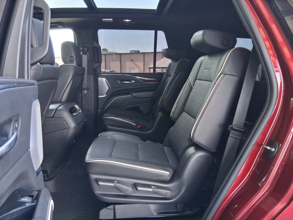 Used 2022 INFRARED TINTCOAT Cadillac Premium Luxury image 25