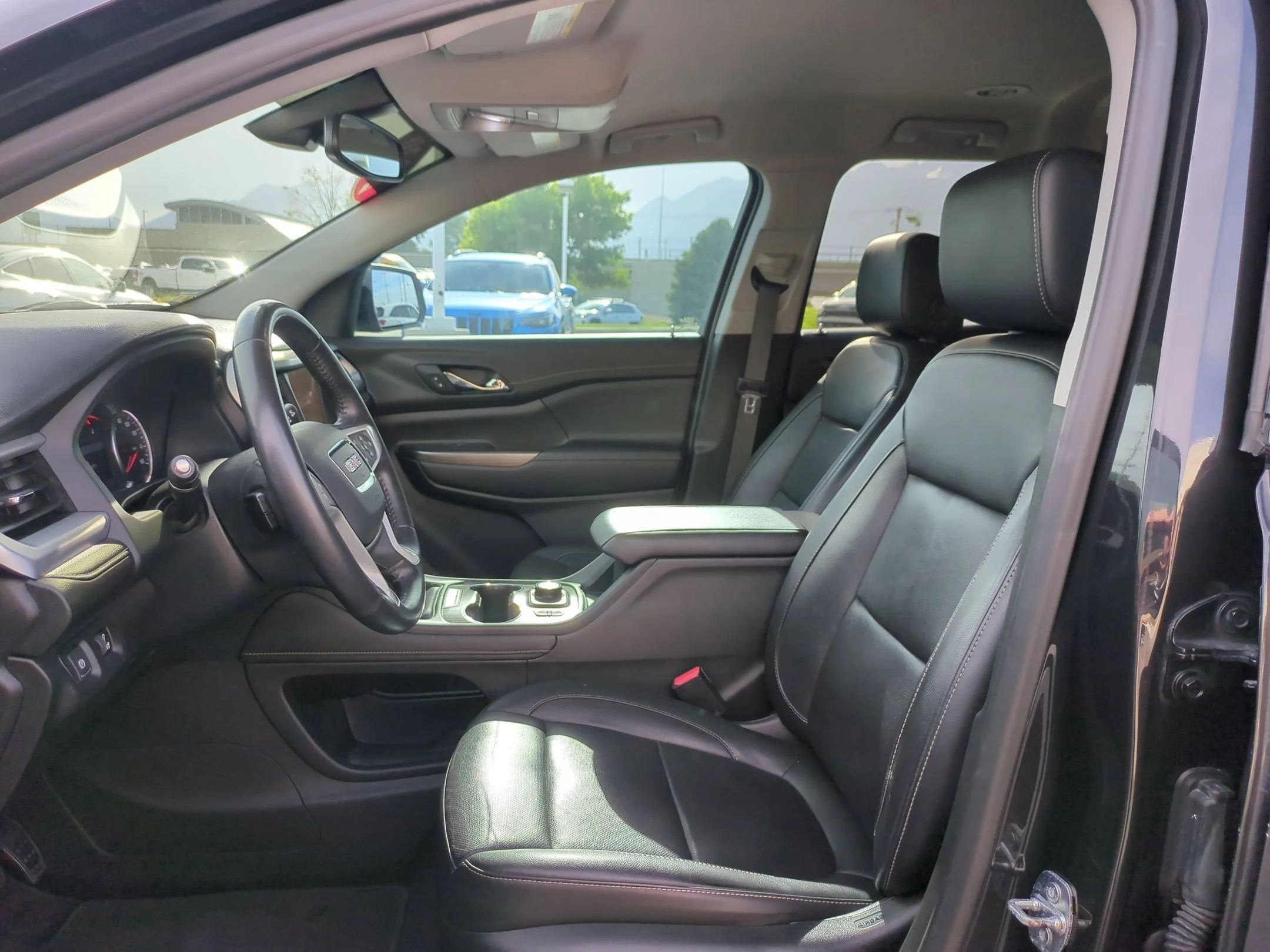 Used 2020 Carbon Black Metallic GMC SLT image 24