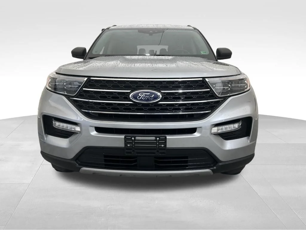 Used 2023 Silver Ford XLT image 9