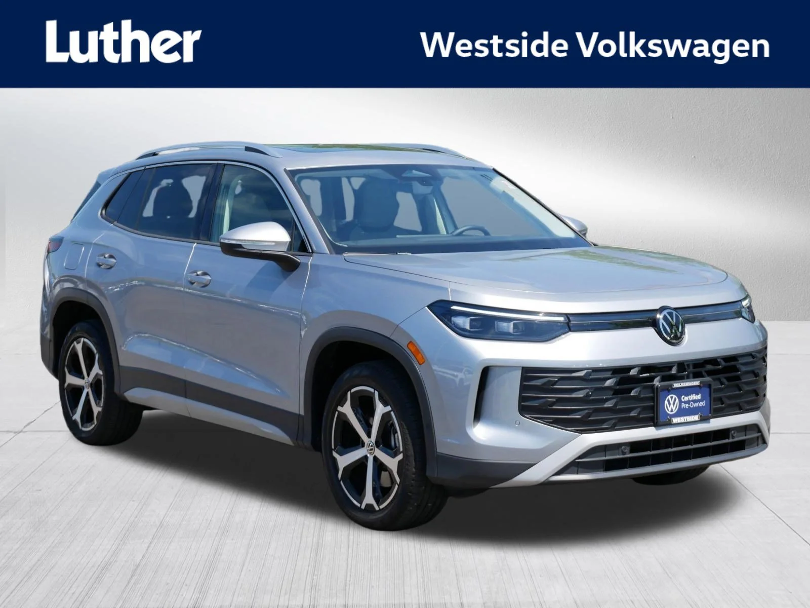 2025 Volkswagen Tiguan 2.0T SE 4Motion's photo