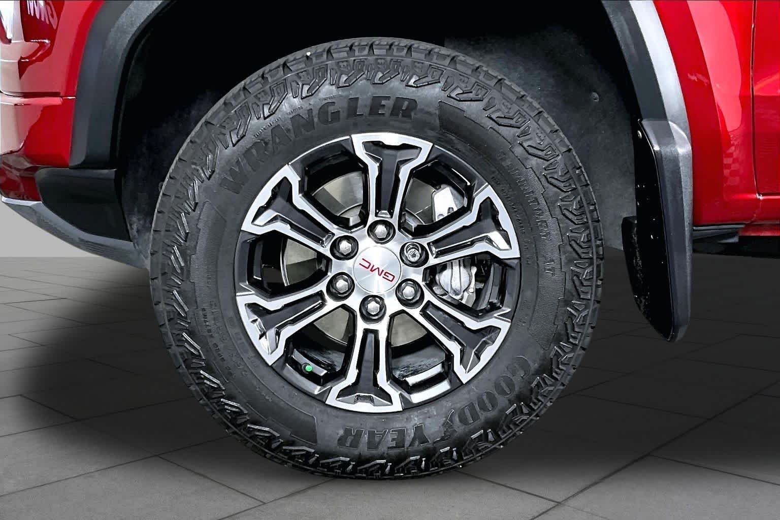 2023 GMC Canyon AT4 - Photo 11