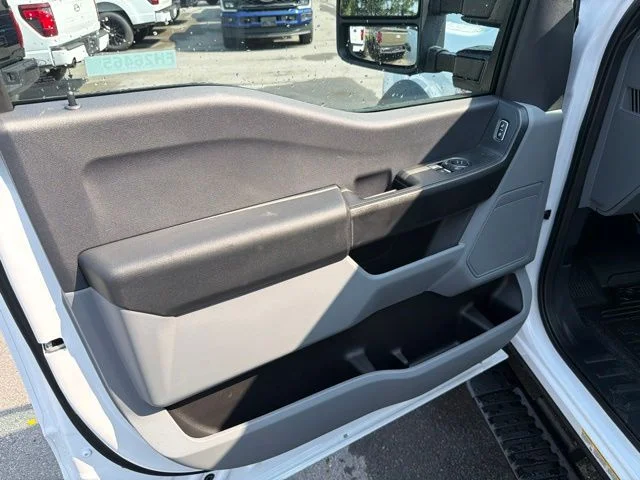 New 2026 Oxford White Ford F-550® XL image 67