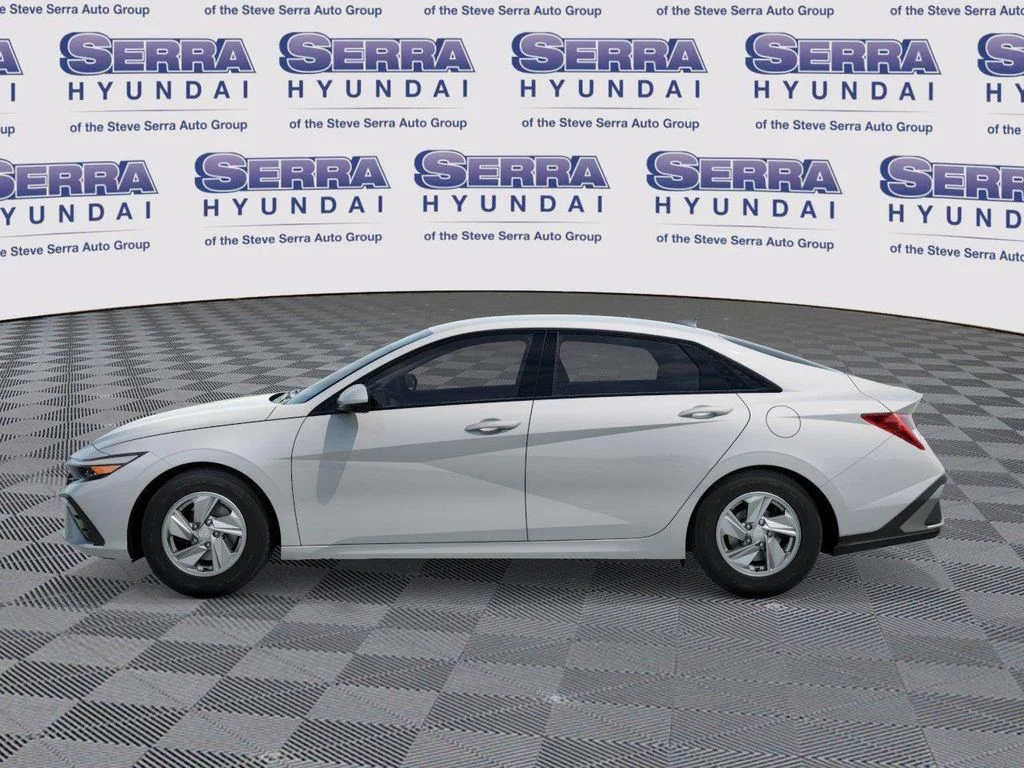 New 2026 White Hyundai SE image 3