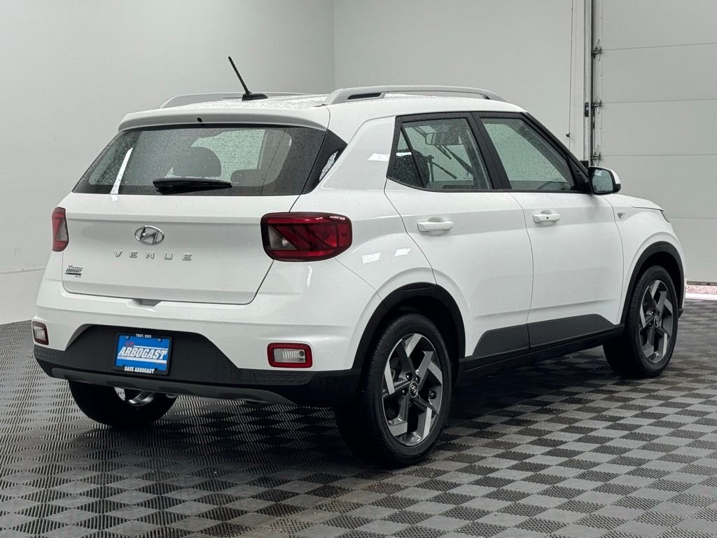 Used 2025 Lunar White Hyundai SEL image 7