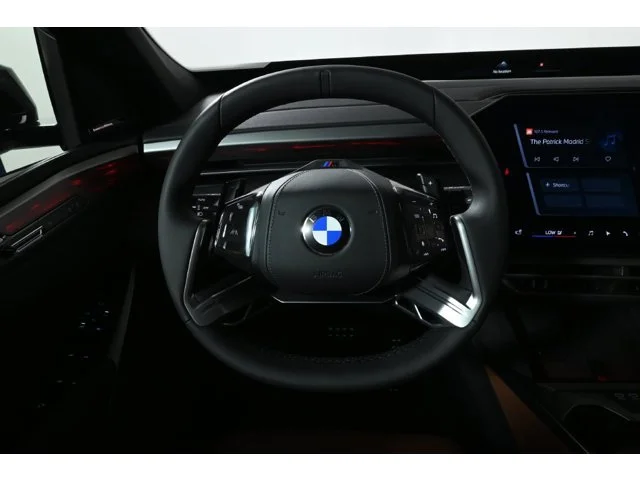 New 2027 Vancouver Green Metallic BMW 40 xDrive image 17