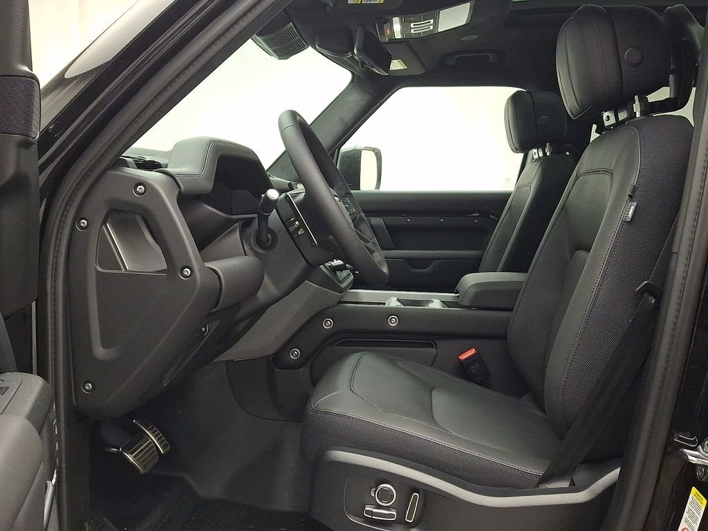 New 2026 Santorini Black LAND ROVER V8 image 10