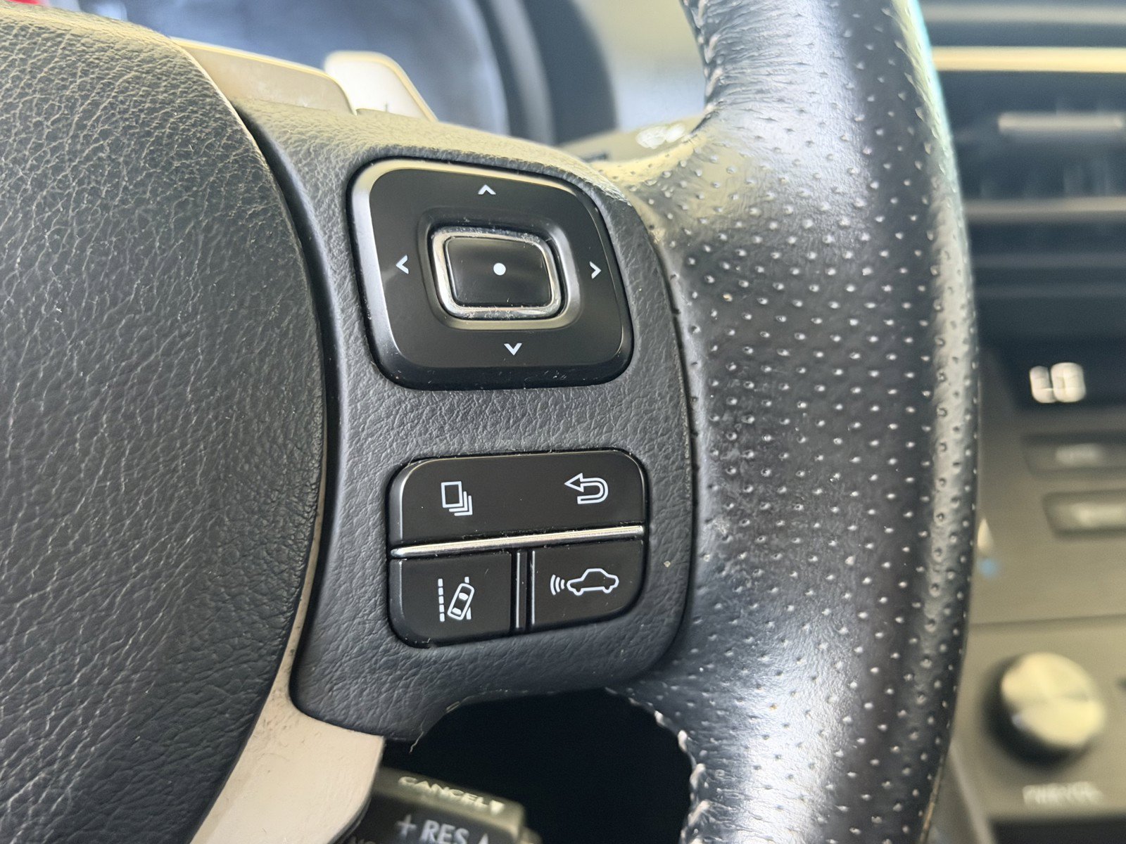 Used 2019 Infra Red Lexus 300 image 16