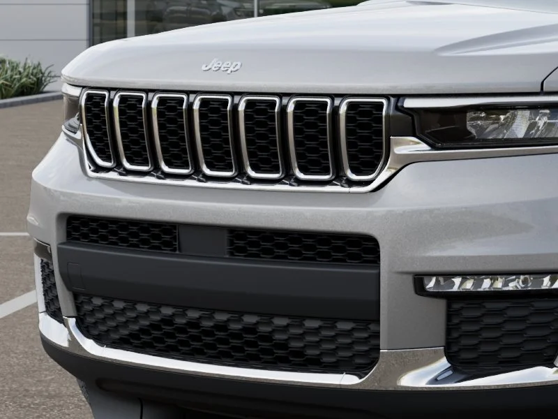 New 2025 Silver Zynith Exterior Paint Jeep Limited image 40