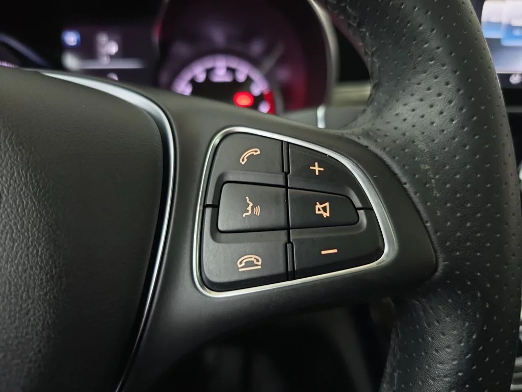 Used 2018 Polar White Mercedes-Benz C 300 image 20