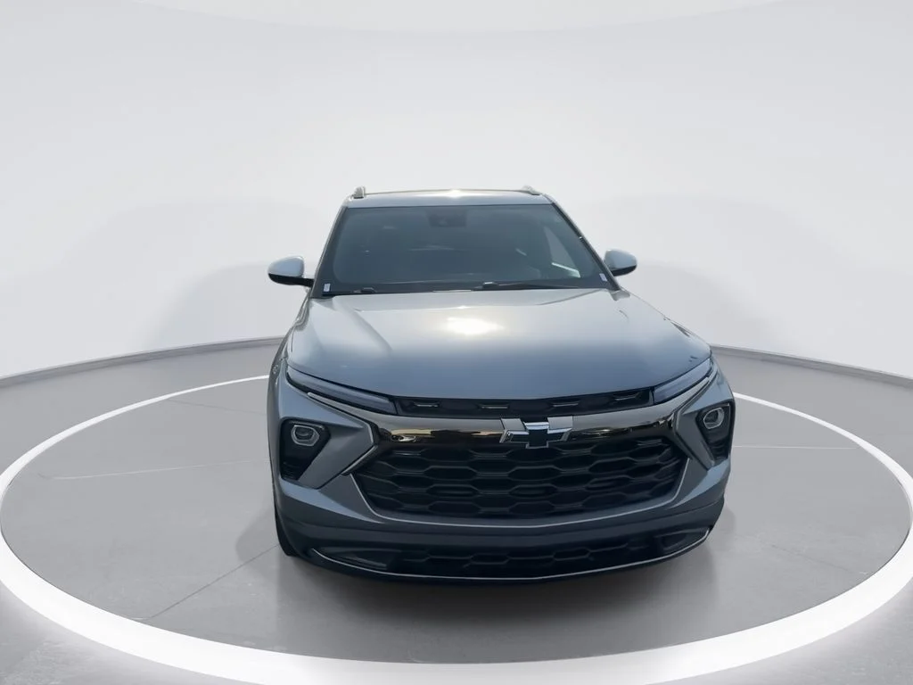 Used 2025 Gray Chevrolet ACTIV image 3