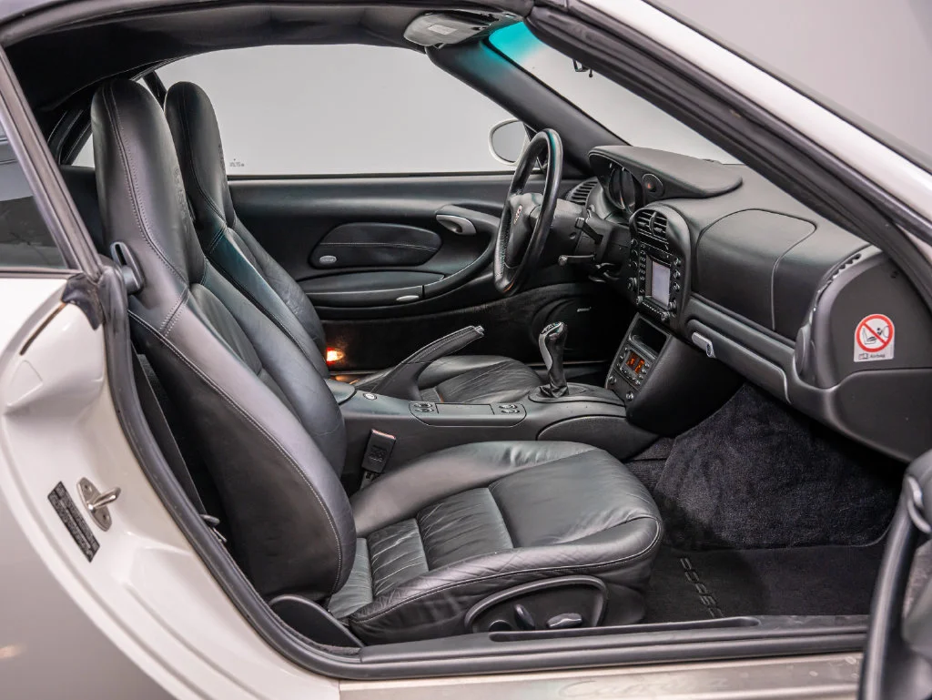Used 2003 Carrara White Porsche Carrera image 31