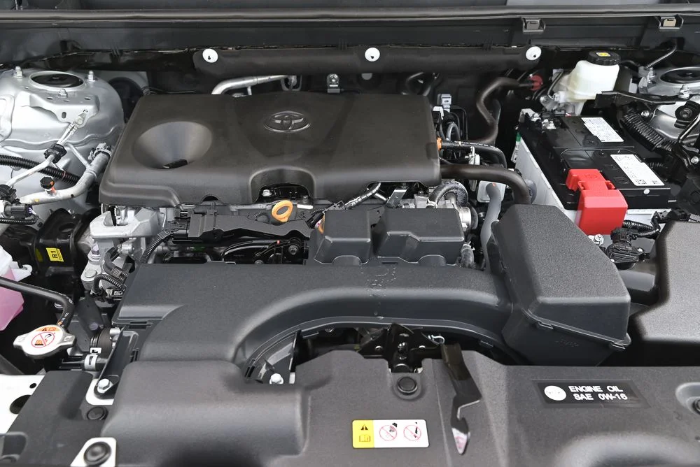 Used 2025 Silver Toyota XLE Premium image 9