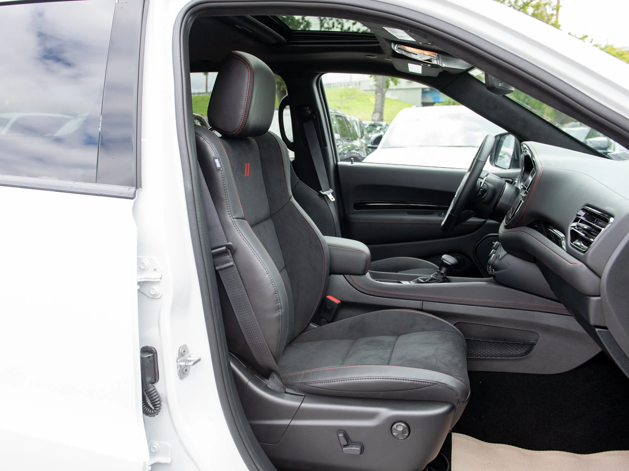 New 2026 White Dodge GT HEMI V8 Premium* AWD, Brembo Brakes, Power Sunroof, Blacktop Redline Pkg image 28