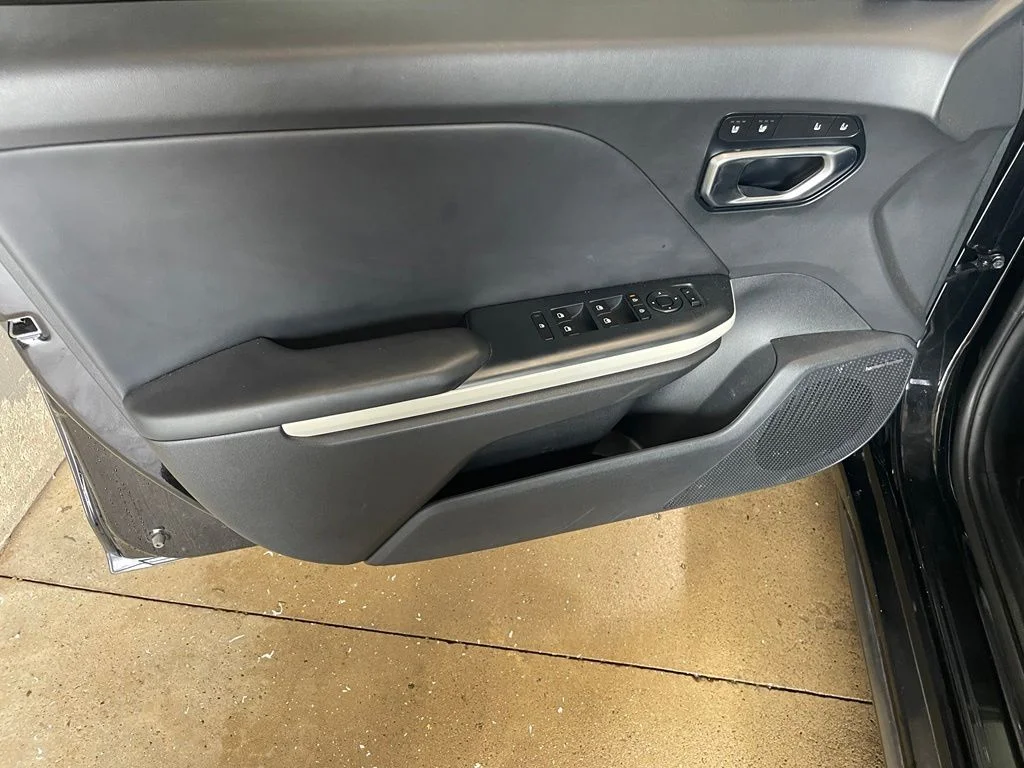Used 2025 Black Kia GT-Line image 9