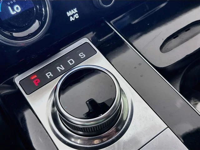 Used 2022 Santorini Black Metallic Land Rover Westminster image 19