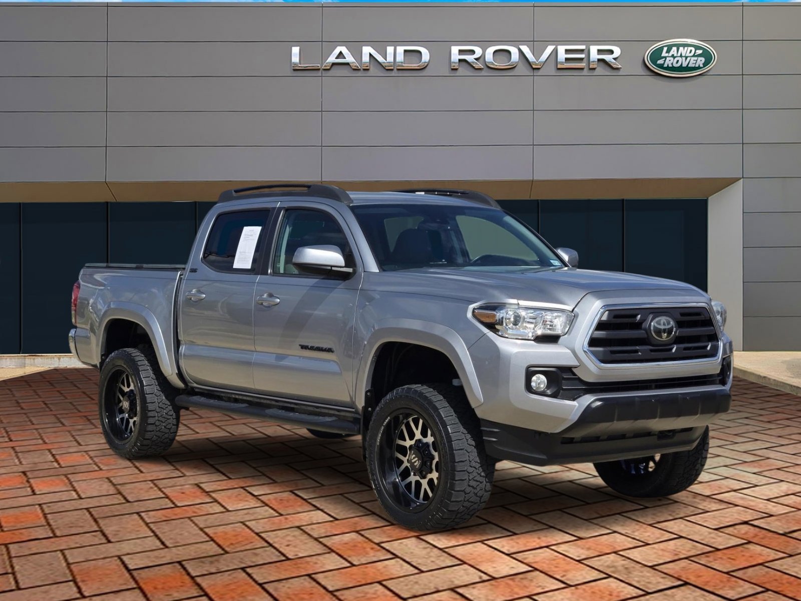 Used 2019 Magnetic Gray Metallic Toyota SR5 image 3