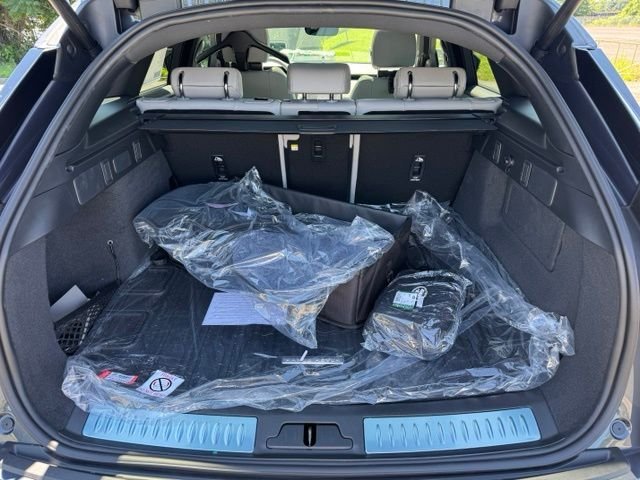 New 2026 Varesine Blue Land Rover P250 Base image 10